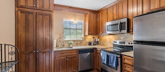 New Listing! 2/2 Auburn Apartment ~ Pets Welcome!