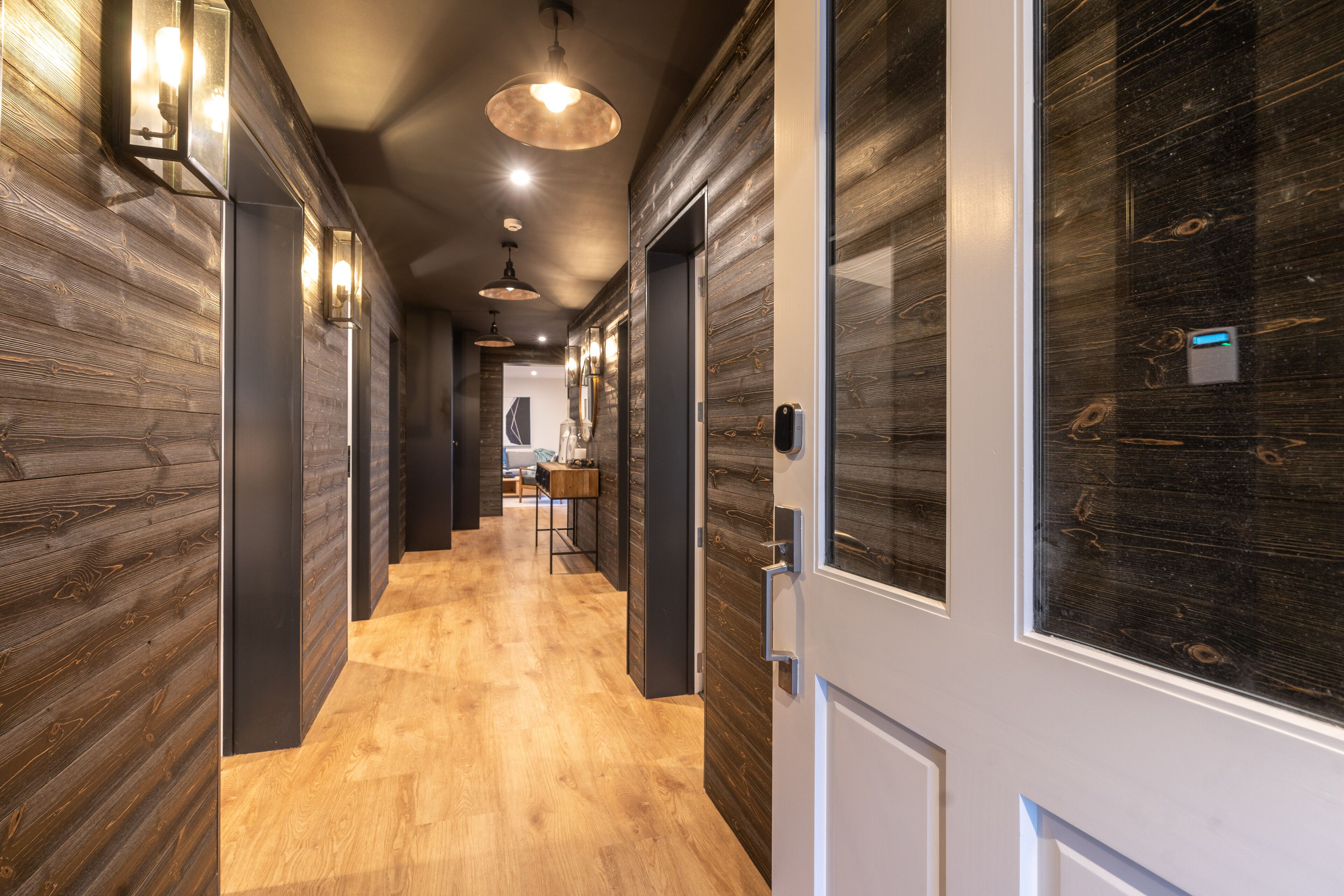 Villa (Lower Reserve) | Cortinas opacas y sistema de insonorización