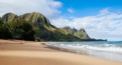 Private Princeville Retreat w/ Hanalei Bay View!