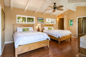 3 室のベッドルーム、デスク、アイロン / アイロン台、WiFi