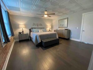 3 bedrooms, travel cot, WiFi