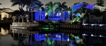 Healthy Living Retreat - Waterfront Space Coast View w/ Sauna Pool Hot Tub