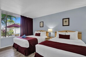 标准双人房, 男士专用房, 泳池景观 | 客房内保险箱、隔音、熨斗/熨衣板、免费 WiFi