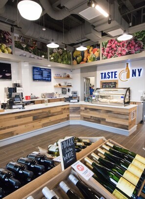 Dining - In the heart of the finger lakes wineries (Geneva)