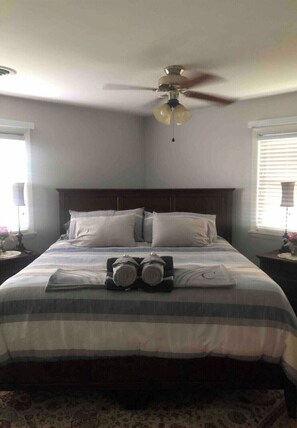 3 bedrooms, iron/ironing board, free WiFi, bed sheets - In the heart of the finger lakes wineries (Geneva)