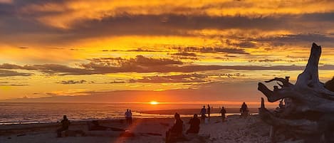 Strand | På stranden, solstolar och strandhanddukar