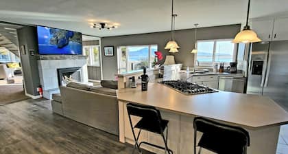 125' Beachfront Bliss, Private Beach Access, Firepits, crabbing, clamming - wow!