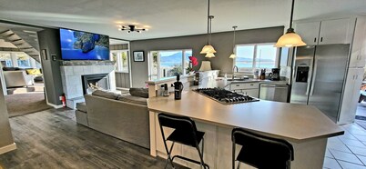 125' Beachfront Bliss, Private Beach Access, Firepits, crabbing, clamming - wow!