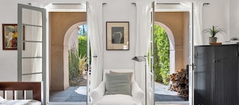 Private Spanish 4BR w/ Yard · Outdoor Dining · Central LA · Parking