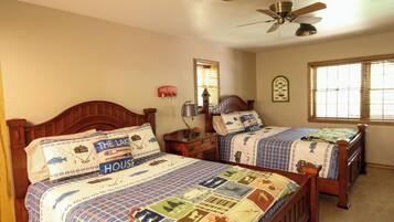 5 slaapkamers, een strijkplank/strijkijzer, reisbedje, gratis wifi