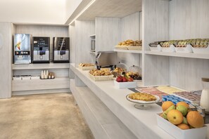 Daily buffet breakfast for a fee - B&B Hotel Santo Tirso (Santo Tirso)