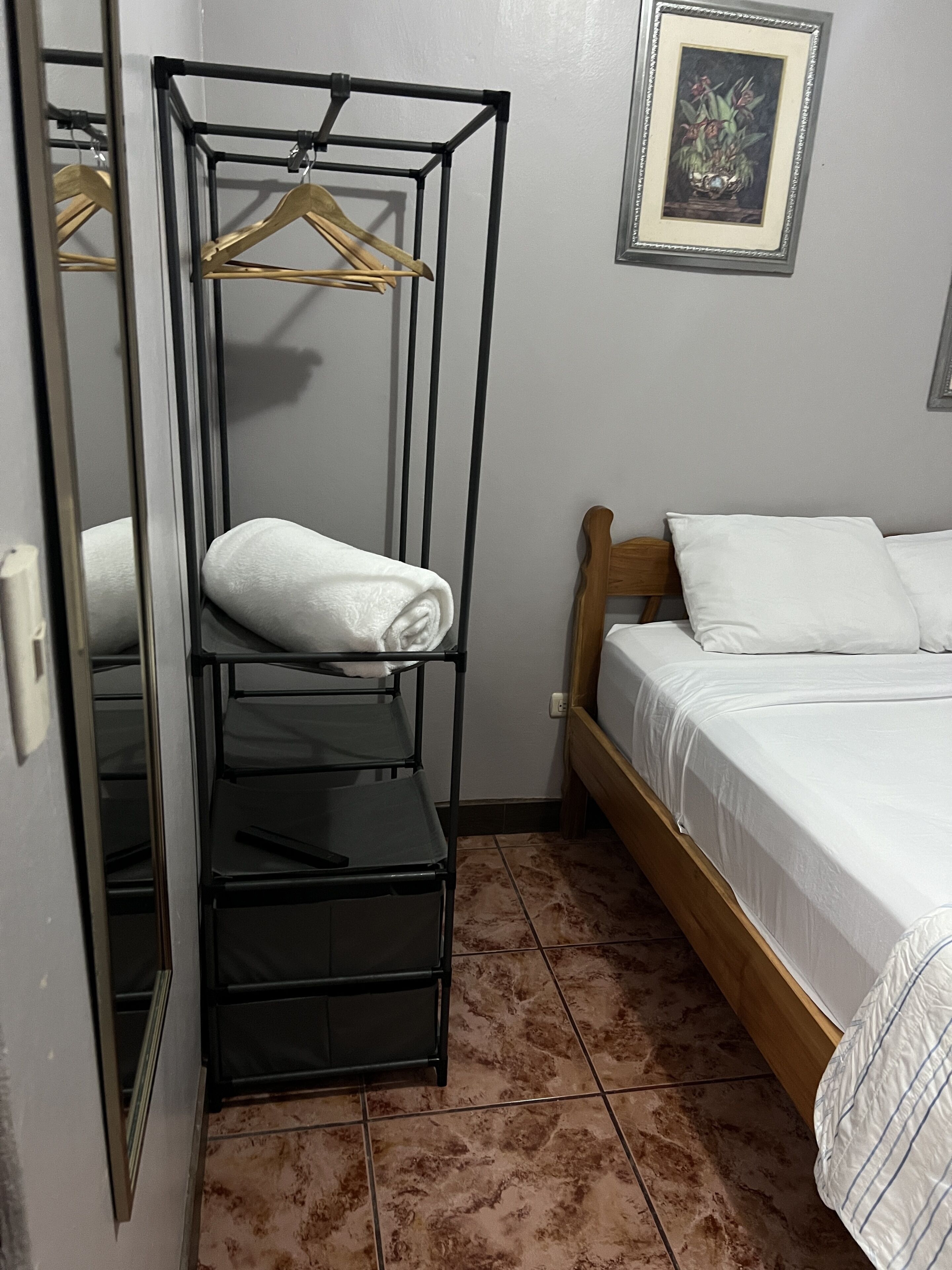 雙人房 | 筆電工作空間、免費無線上網