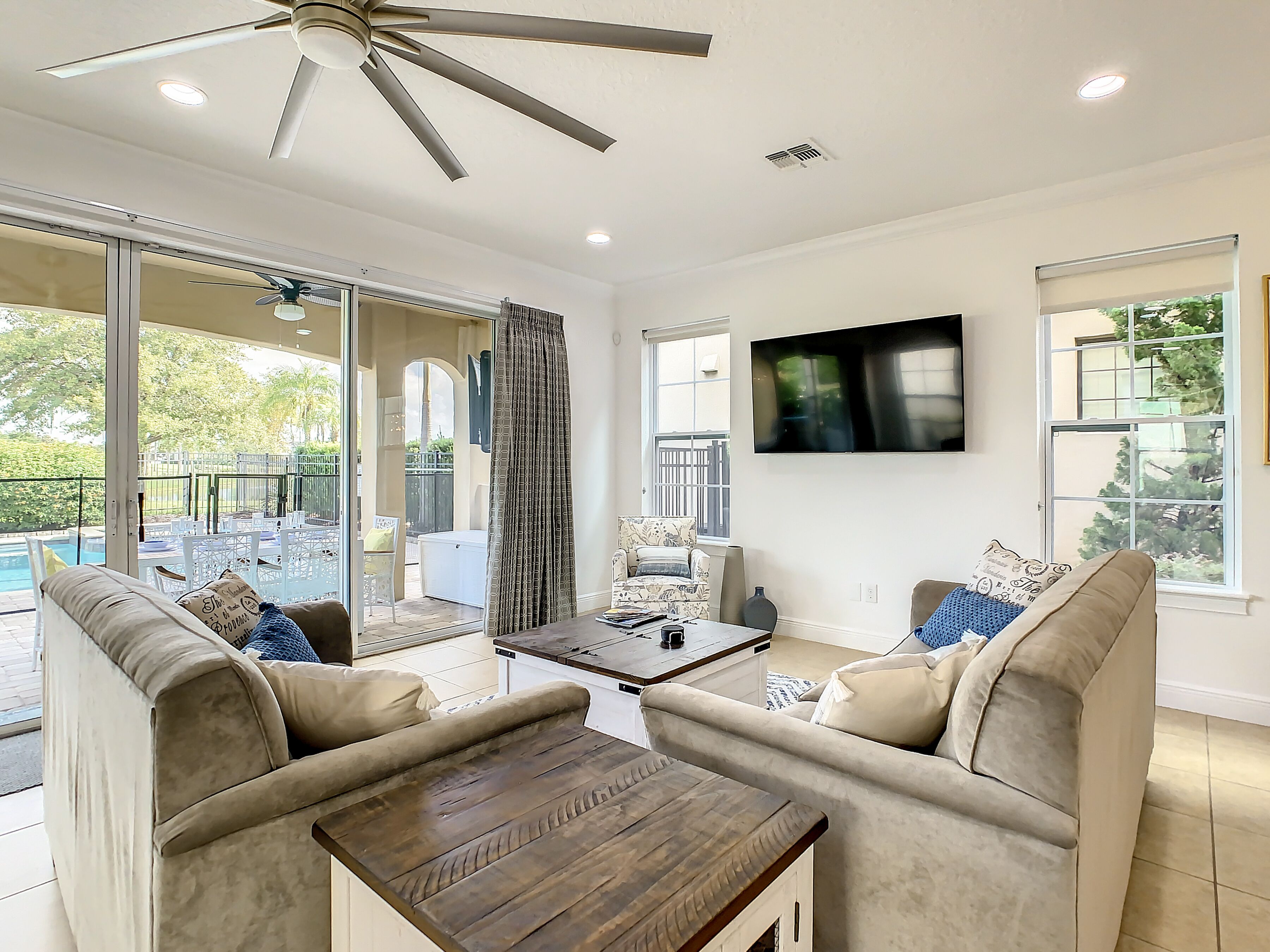 Smart TV, videojuegos, futbolito y libros 