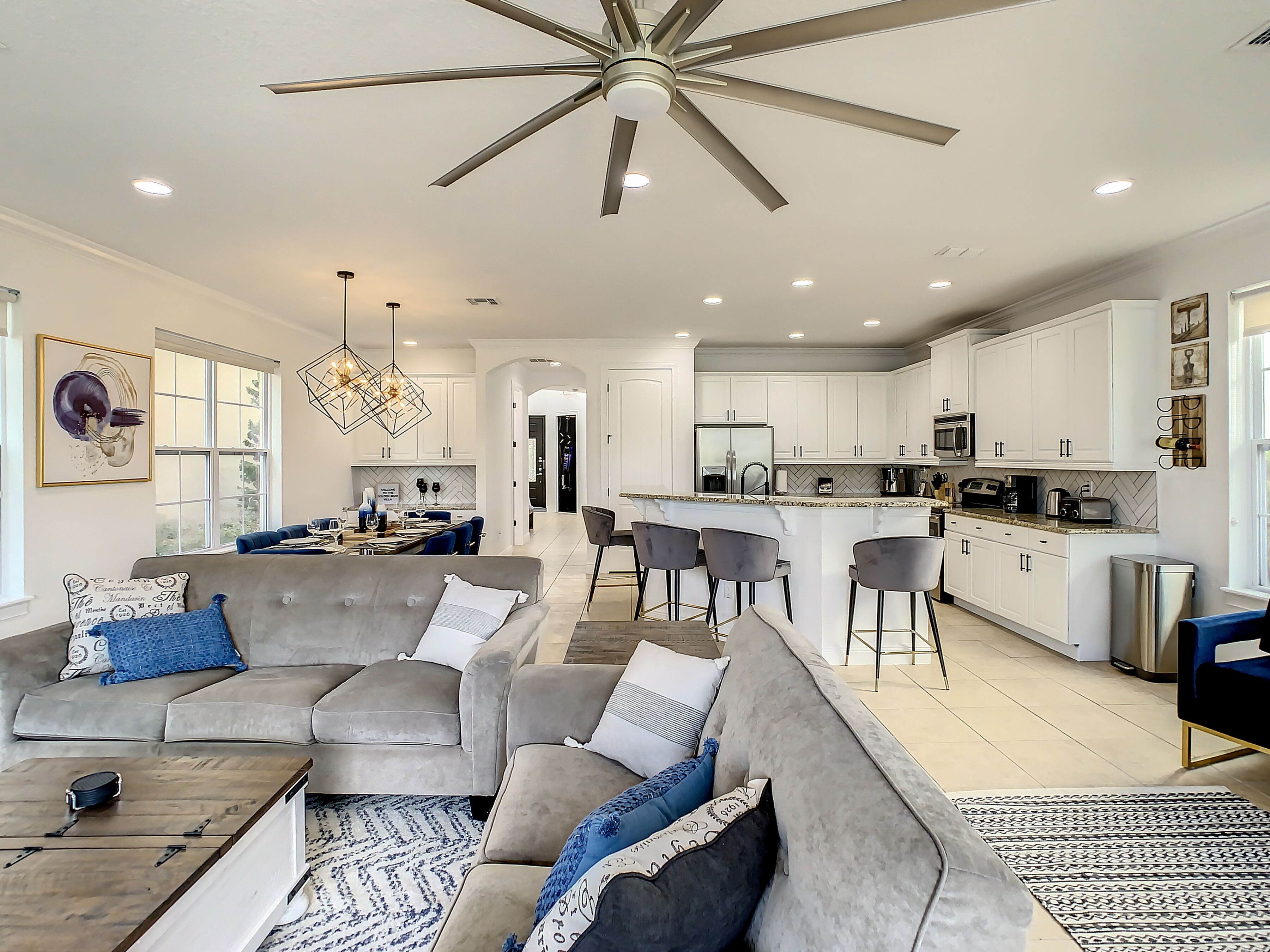 Smart TV, videojuegos, futbolito y libros 