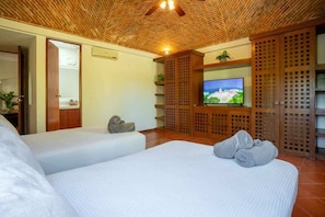 5 dormitorios, tabla de planchar con plancha, cuna de viaje y wifi