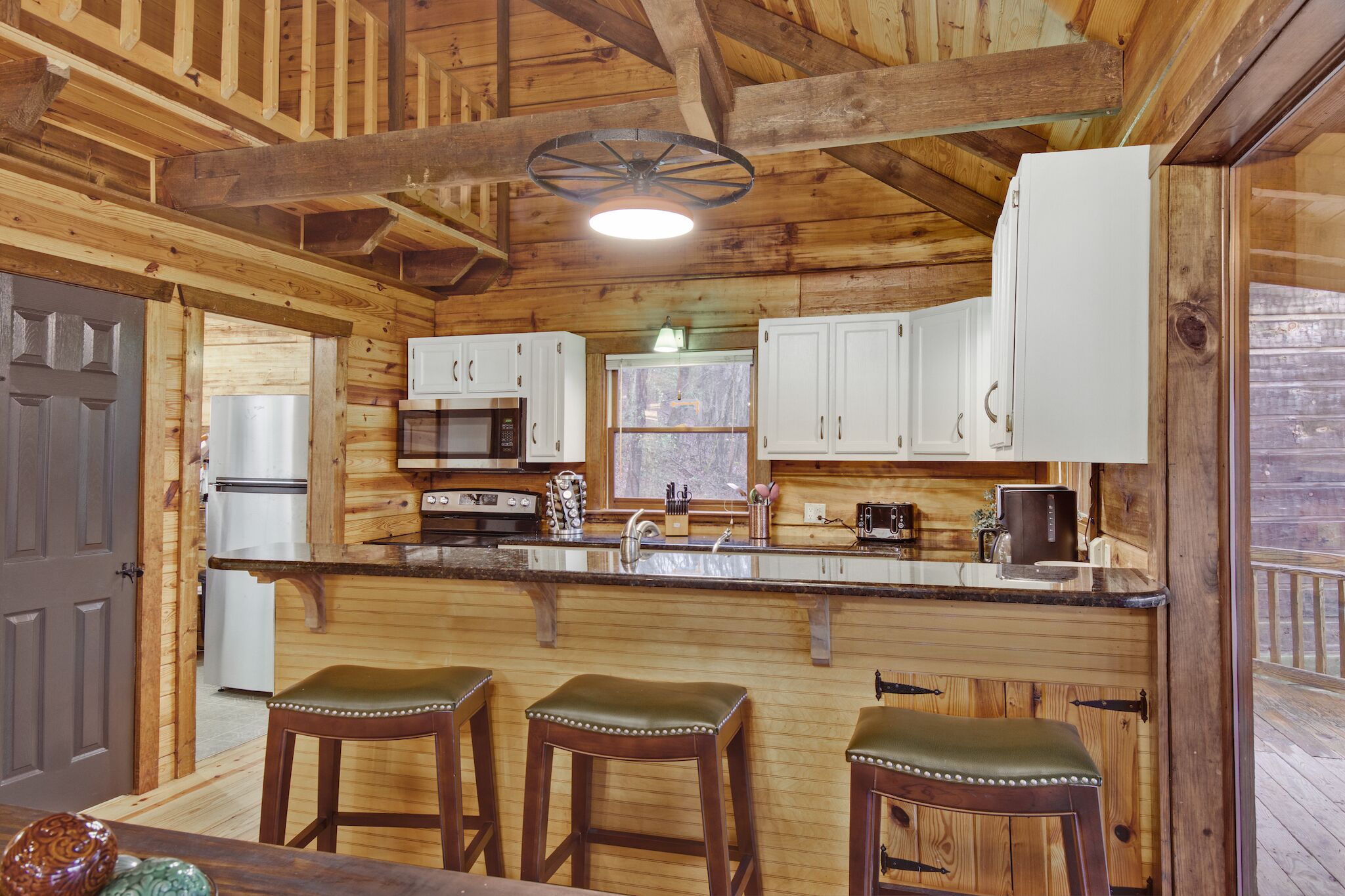 冰箱、微波炉、烤箱、炉灶