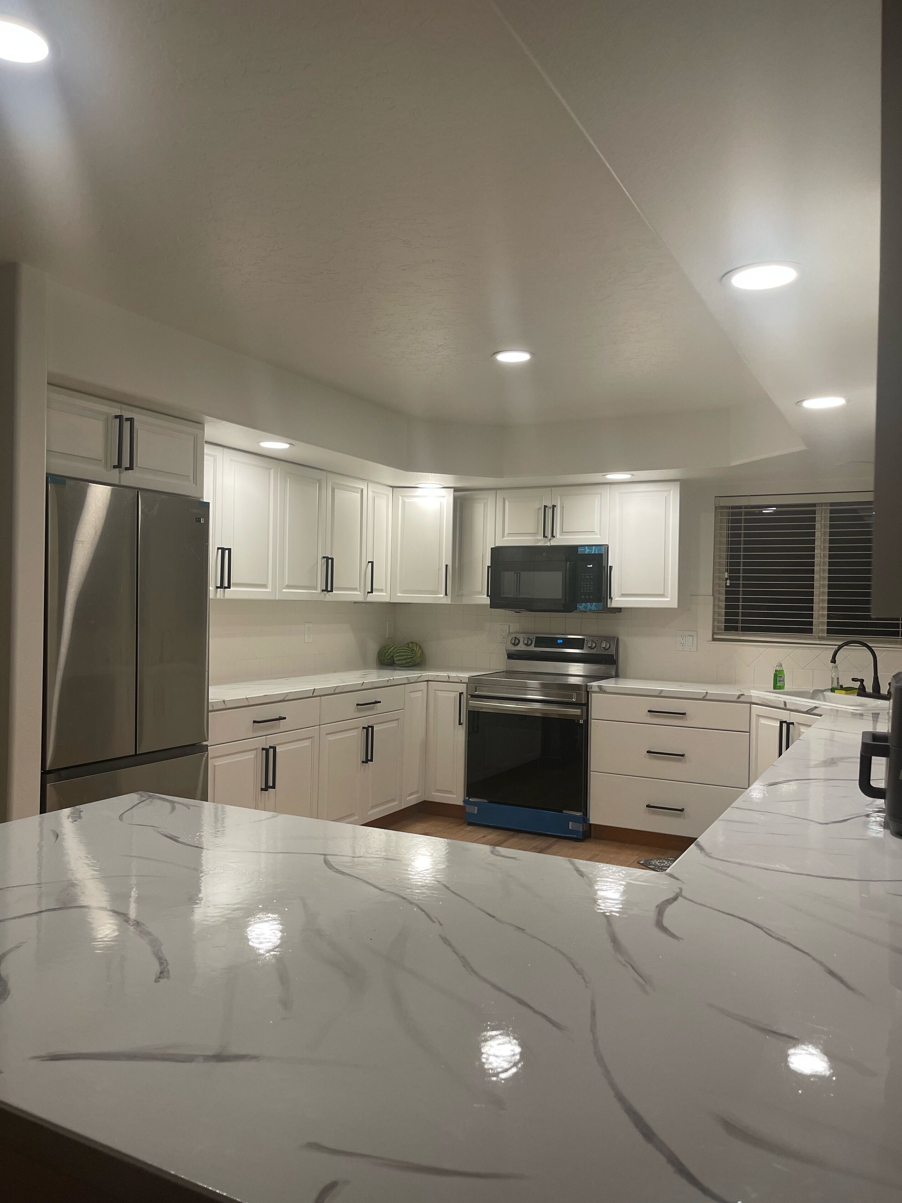 Beautiful stainless steel fridge & appliances 