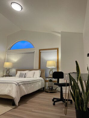 4 bedrooms, desk, iron/ironing board, free WiFi