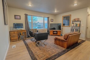 Smart TV, monitor de computadora y impresora 