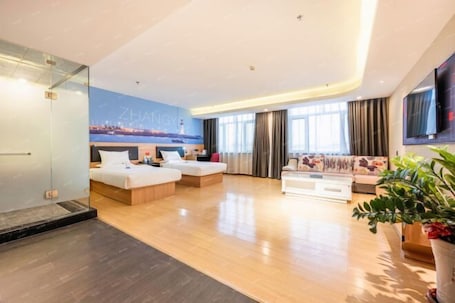 Room. Zhangye Xilaishun Holiday Hotel (Railway Station No.1 Middle School)