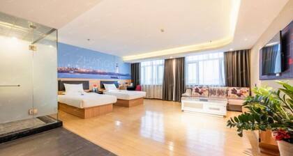 Zhangye Xilaishun Holiday Hotel (Railway Station No.1 Middle School)