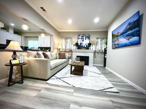 Breathtaking 6BR/3BA in the heart of San Jose!