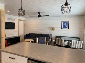 Interior - Perfect 4-season cottage for year-round joy (Whitestone)