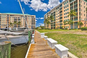 Property grounds - Waterfront Condo-Sleeps 6. Burnt Store Marina. Pool, Golf, boating, and more. (Punta Gorda)