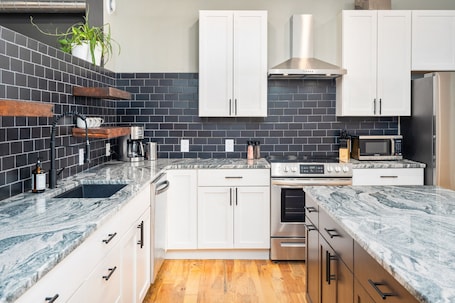 Fridge, microwave, oven, stovetop. Craft District Loft - Superior