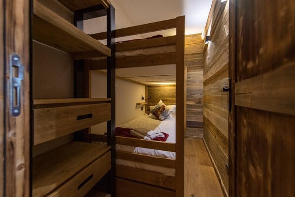 4 bedrooms, free WiFi