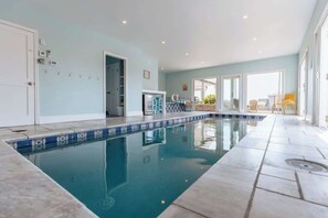 Piscine intérieure