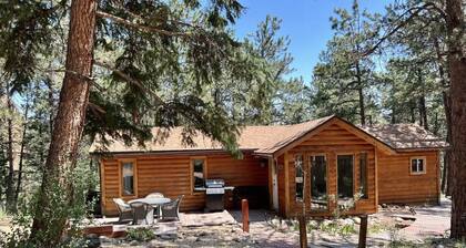 Charming Cabin on Dream Property