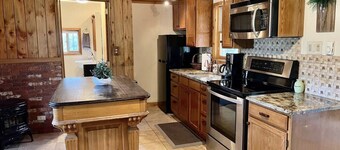 Charming Cabin on Dream Property