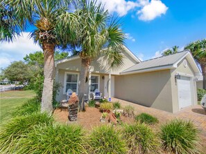 Cottage, 3 Bedrooms | Exterior - Sandi Toes Cottage by Destin Getaways (Miramar Beach)