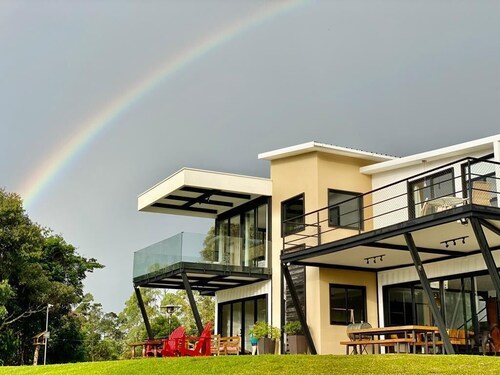 Spectacular house in the mountains of Nova Friburgo - Vale das Seriemas