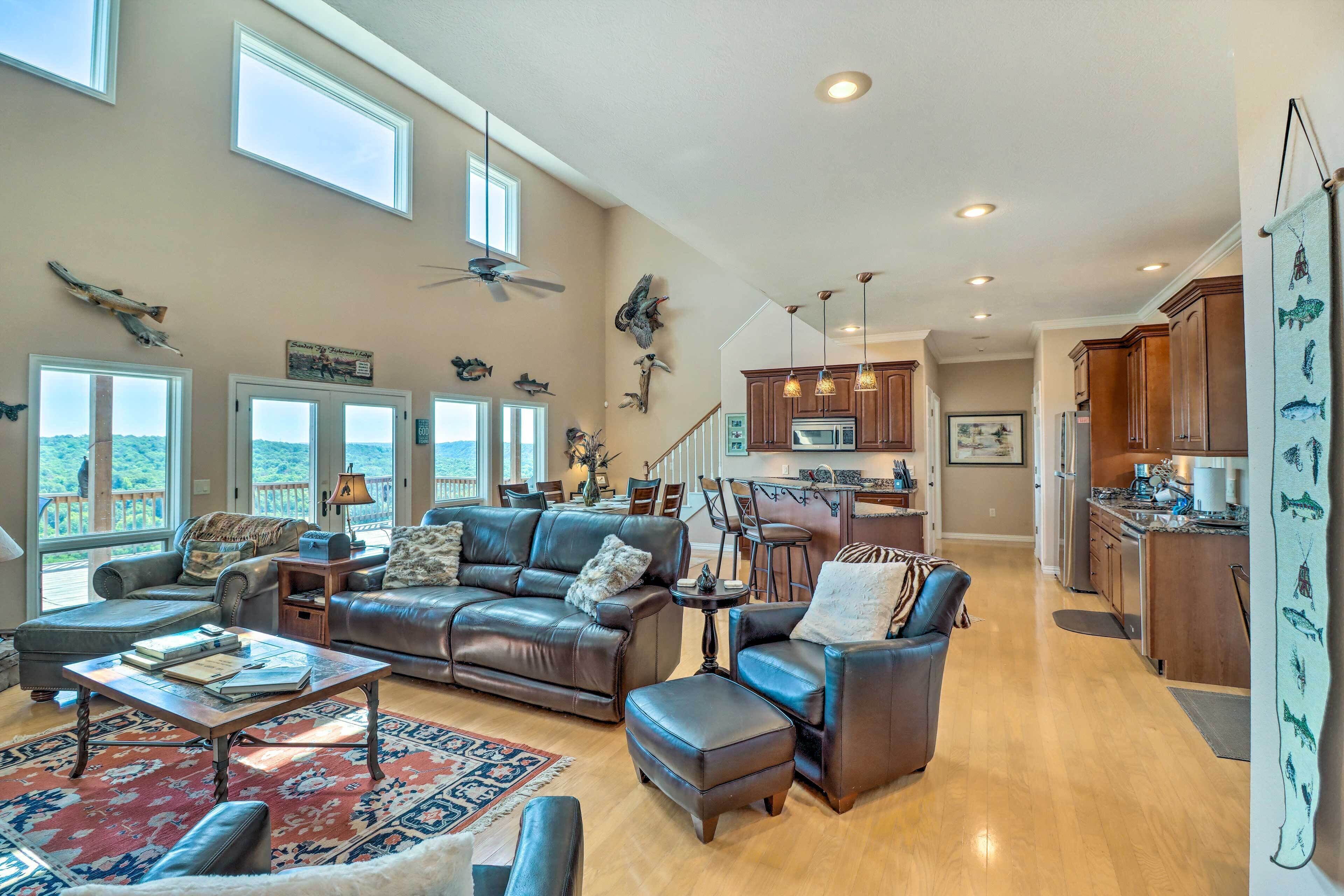 Bull Shoals Retreat w/ Panoramic River Views!