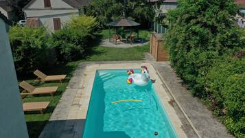 Piscine extérieure, piscine chauffée