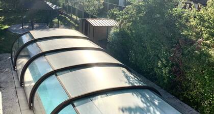 Villa 1 hour from Paris with heated pool and indoor Jacuzzi