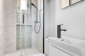 ヘアドライヤー、タオル