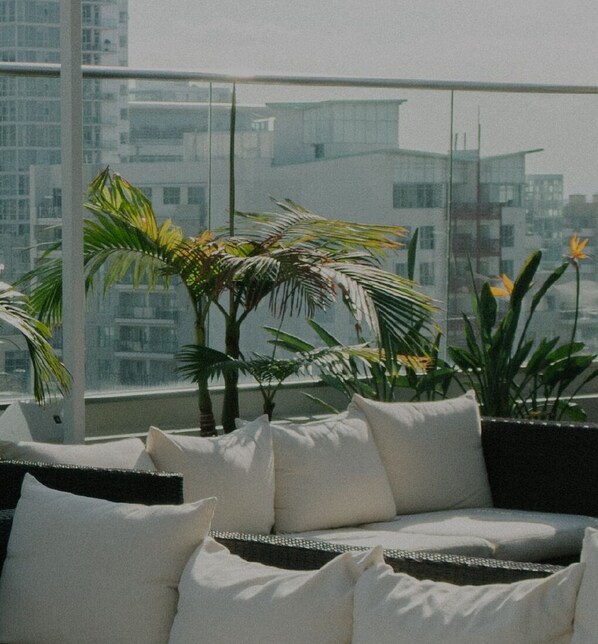 Property grounds - Hip Walthamstow 1BR w/ Gym, Lounge & Concierge nr Tube, by Blueground (London)