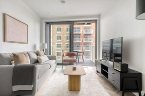 Télévision, chaîne hi-fi