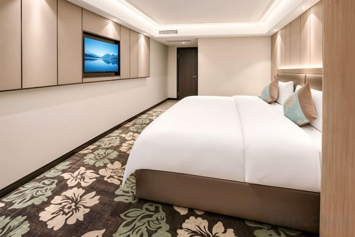 Handpicked Deluxe Double Bed Room (Courtyard Garden View + Heated Toilet Seat)