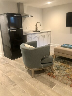 TV - Amazing Modern Apartment In NW DC (Washington)