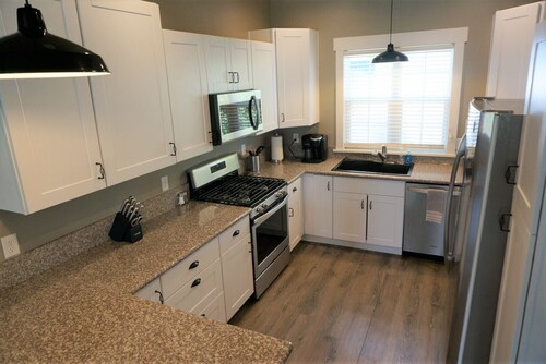 Downtown Fruita! Modern 3-BR home with master suite & locked bike storage