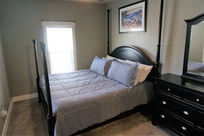 3 bedrooms, desk, free WiFi, bed sheets