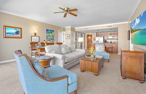 Televisie, een dvd-speler en een stereo