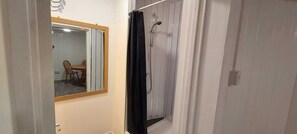 Shower, towels - 1-Bed Apt Sleeps 3 near Parkgate Rotherham (Rotherham)
