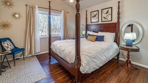 3 bedrooms, premium bedding, WiFi, bed sheets