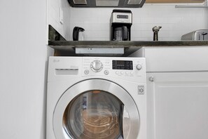 Interior - Dreamy Back Bay Studio w/ W/D, nr Copley T, by Blueground (Boston)