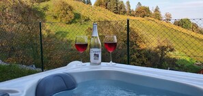 Outdoor spa tub - Villa 'Ferienhaus Deutschlandsberg Herk' with Pool, 2 Terraces & Wi-Fi (Deutschlandsberg)